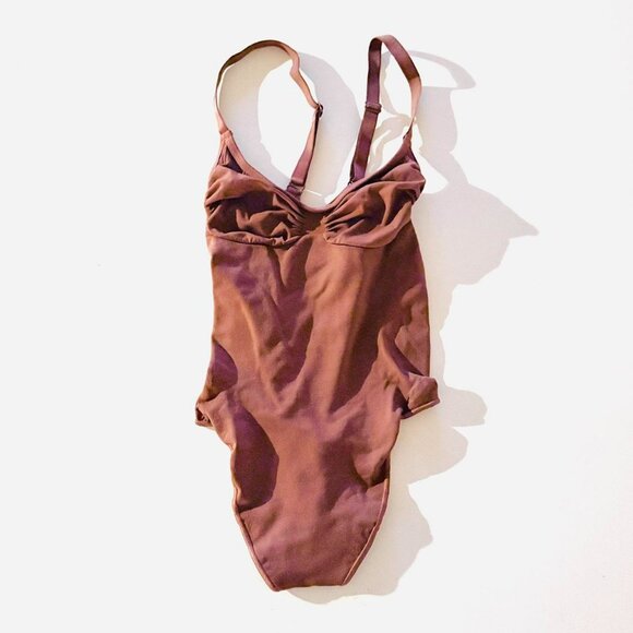 SKIMS Tops - Nwot Skims Shapewear Thong Bodysuit 8660